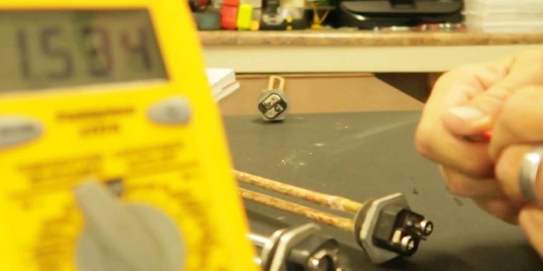 how to tell if a water heater element is bad